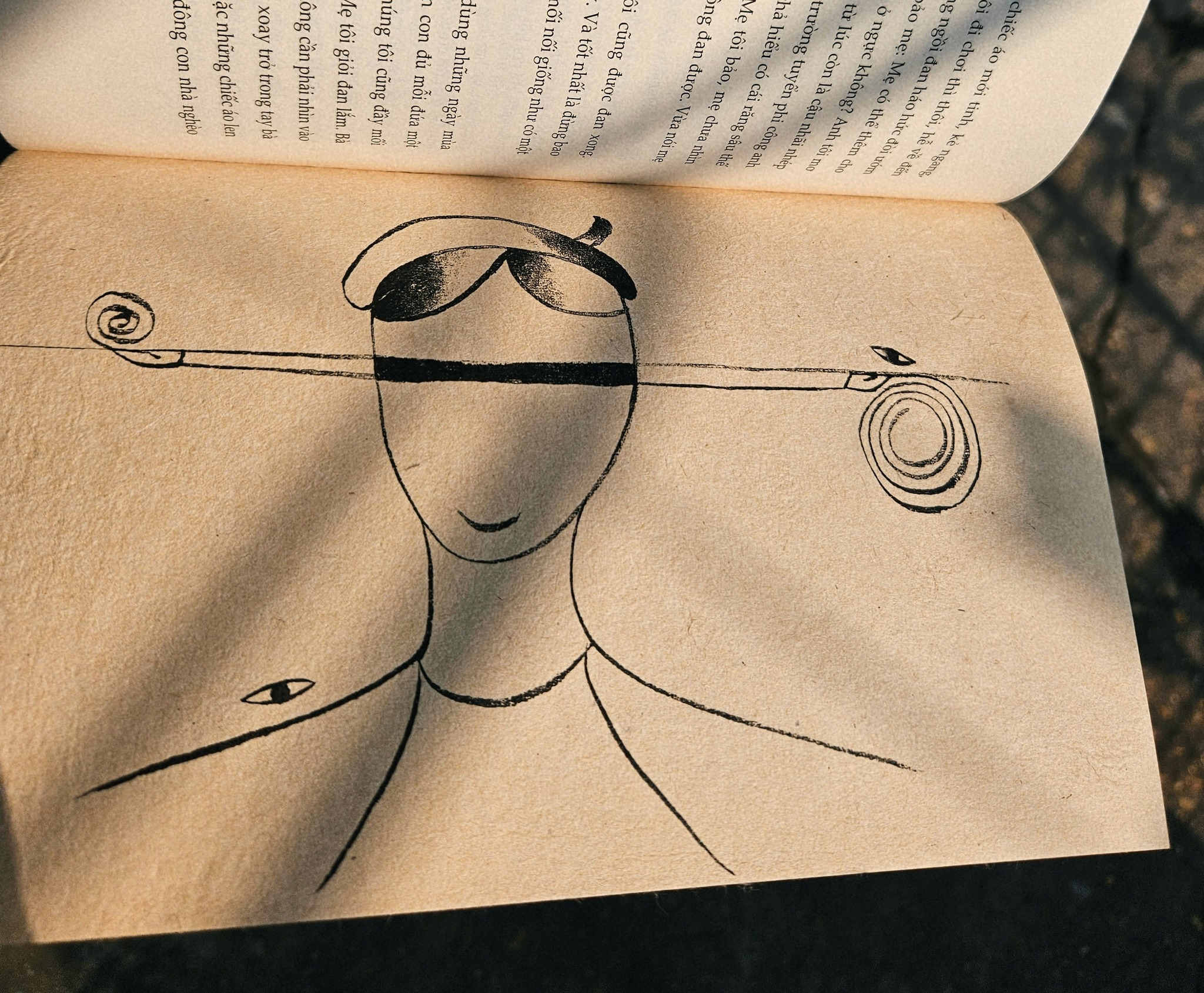 than đỏ dưới tro tàn - Ảnh 10