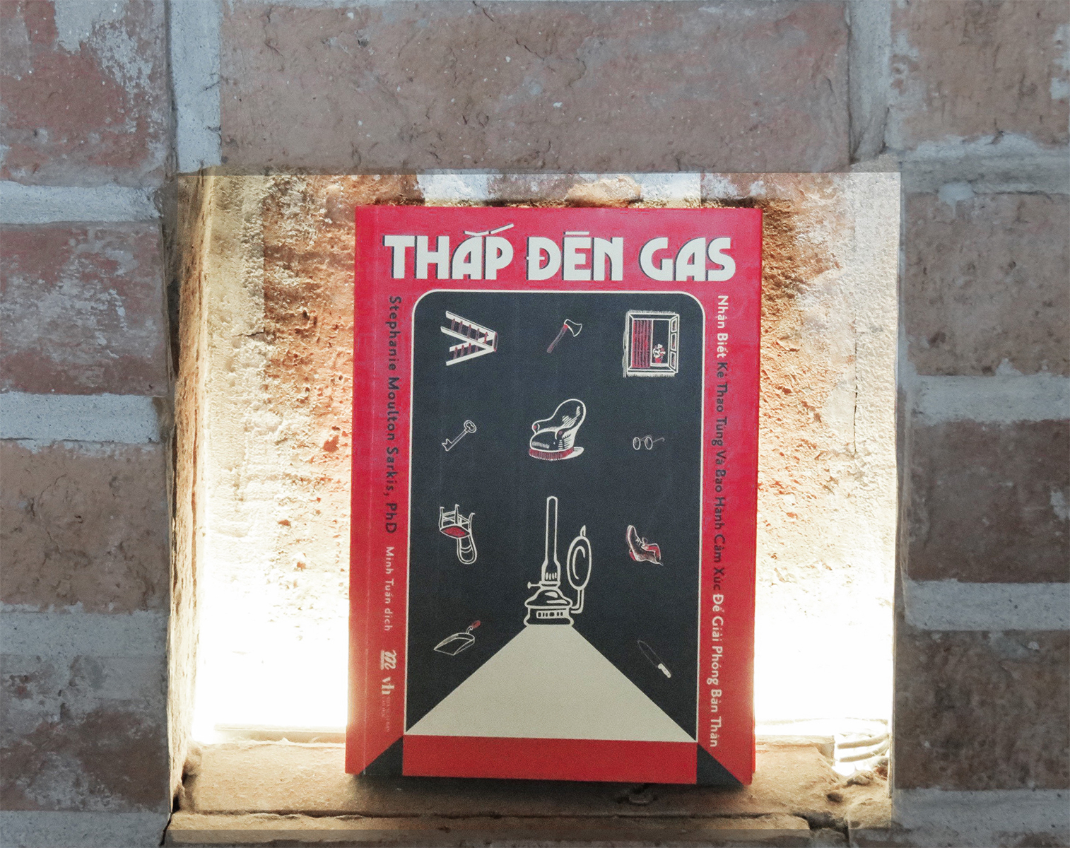 thắp đèn gas - nhận biết kẻ thao túng và bạo hành cảm xúc để giải phóng bản thân - Ảnh 8