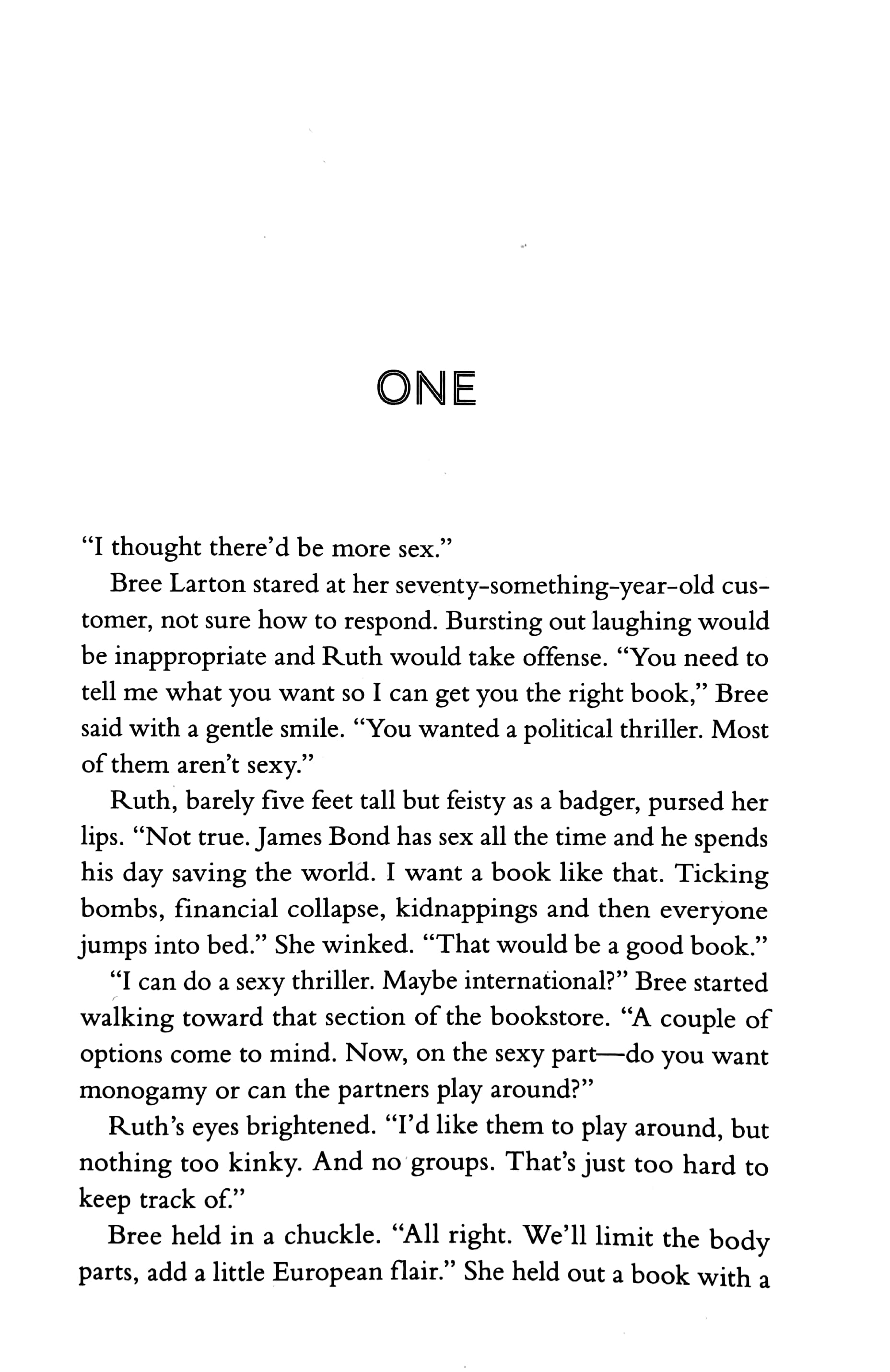 the boardwalk bookshop: a 2022 beach read - Ảnh 3