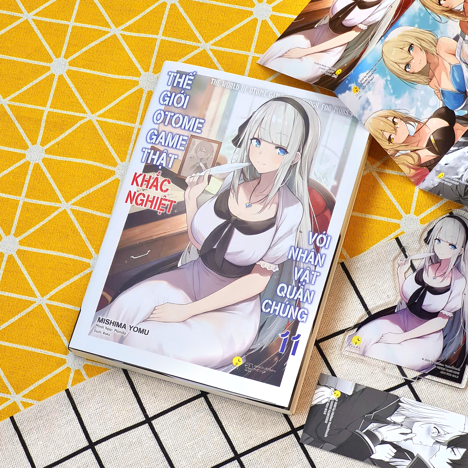 thế giới otome game thật khắc nghiệt với nhân vật quần chúng - tập 11 - bản đặc biệt - tặng kèm bookmark + dây postcard ziczac + standee acrylic - Ảnh 6