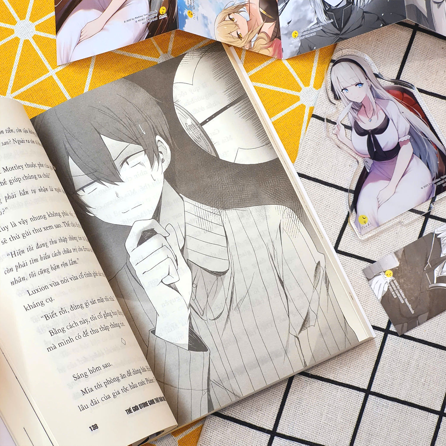 thế giới otome game thật khắc nghiệt với nhân vật quần chúng - tập 11 - bản đặc biệt - tặng kèm bookmark + dây postcard ziczac + standee acrylic - Ảnh 7