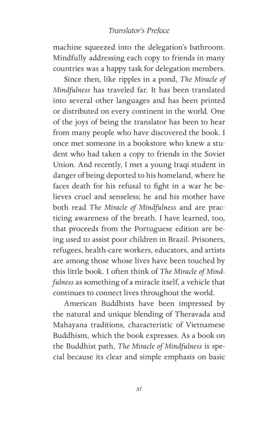 the miracle of mindfulness, gift edition: an introduction to the practice of meditation - Ảnh 11