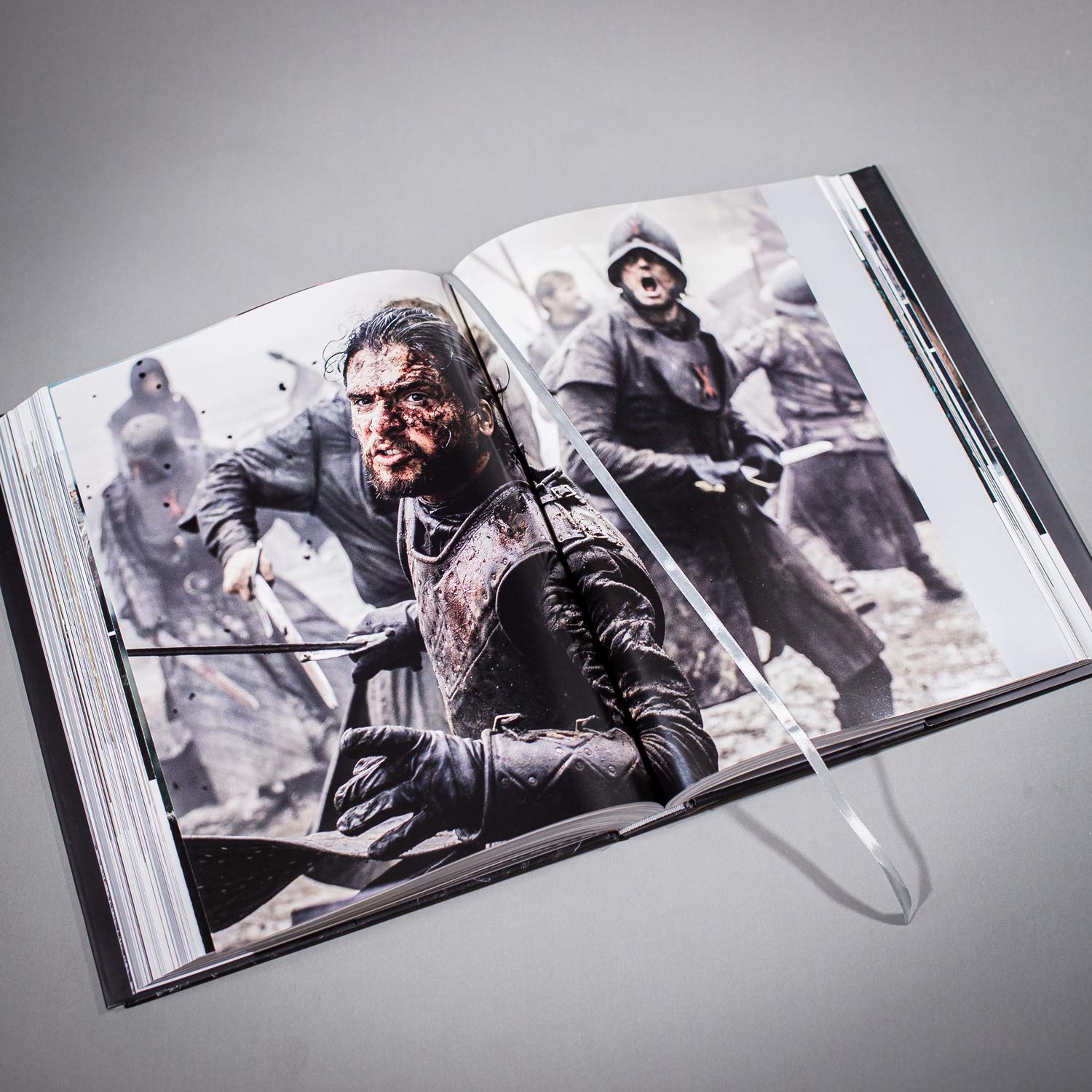 the photography of game of thrones : the official photo book of season 1 to season 8 - Ảnh 10