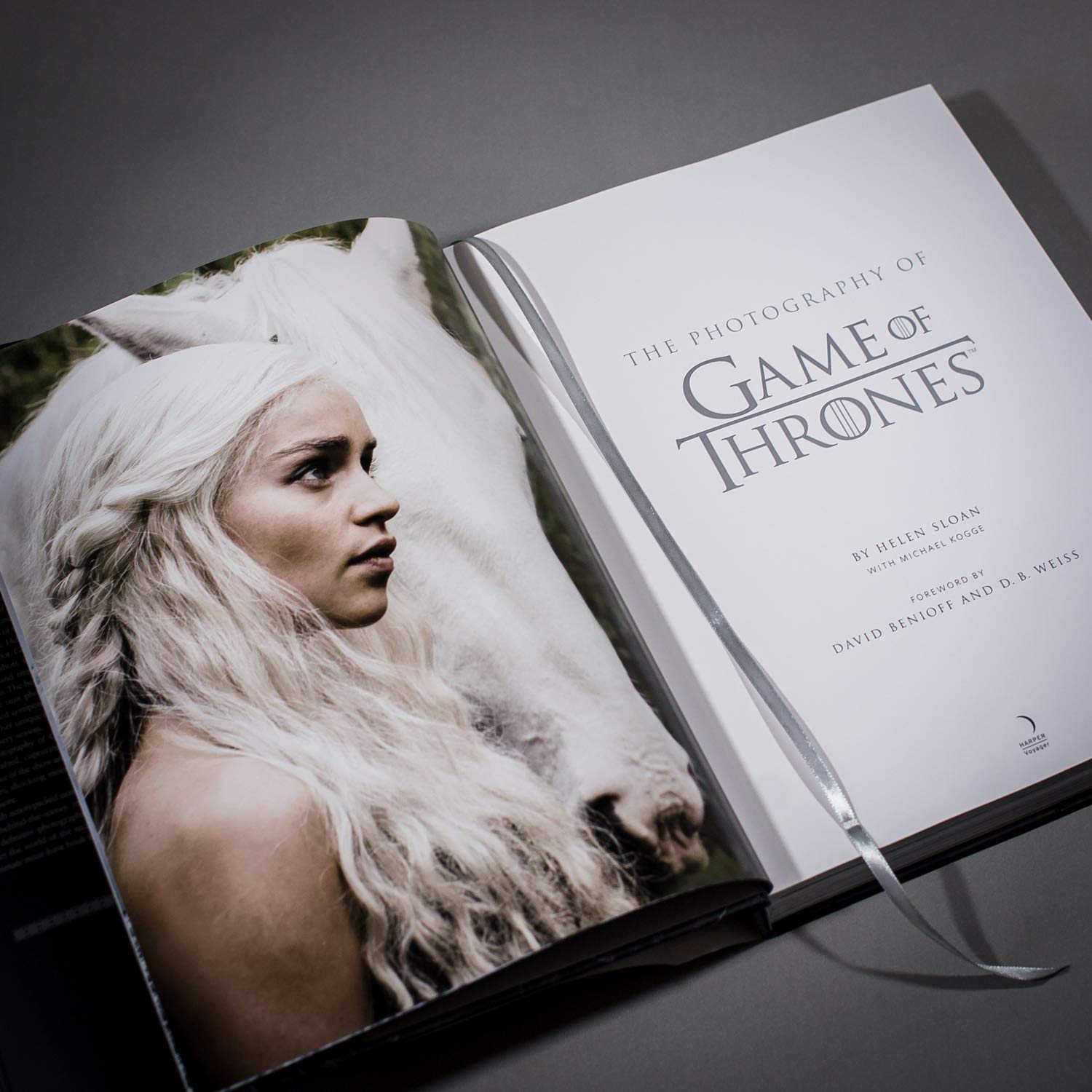 the photography of game of thrones : the official photo book of season 1 to season 8 - Ảnh 6
