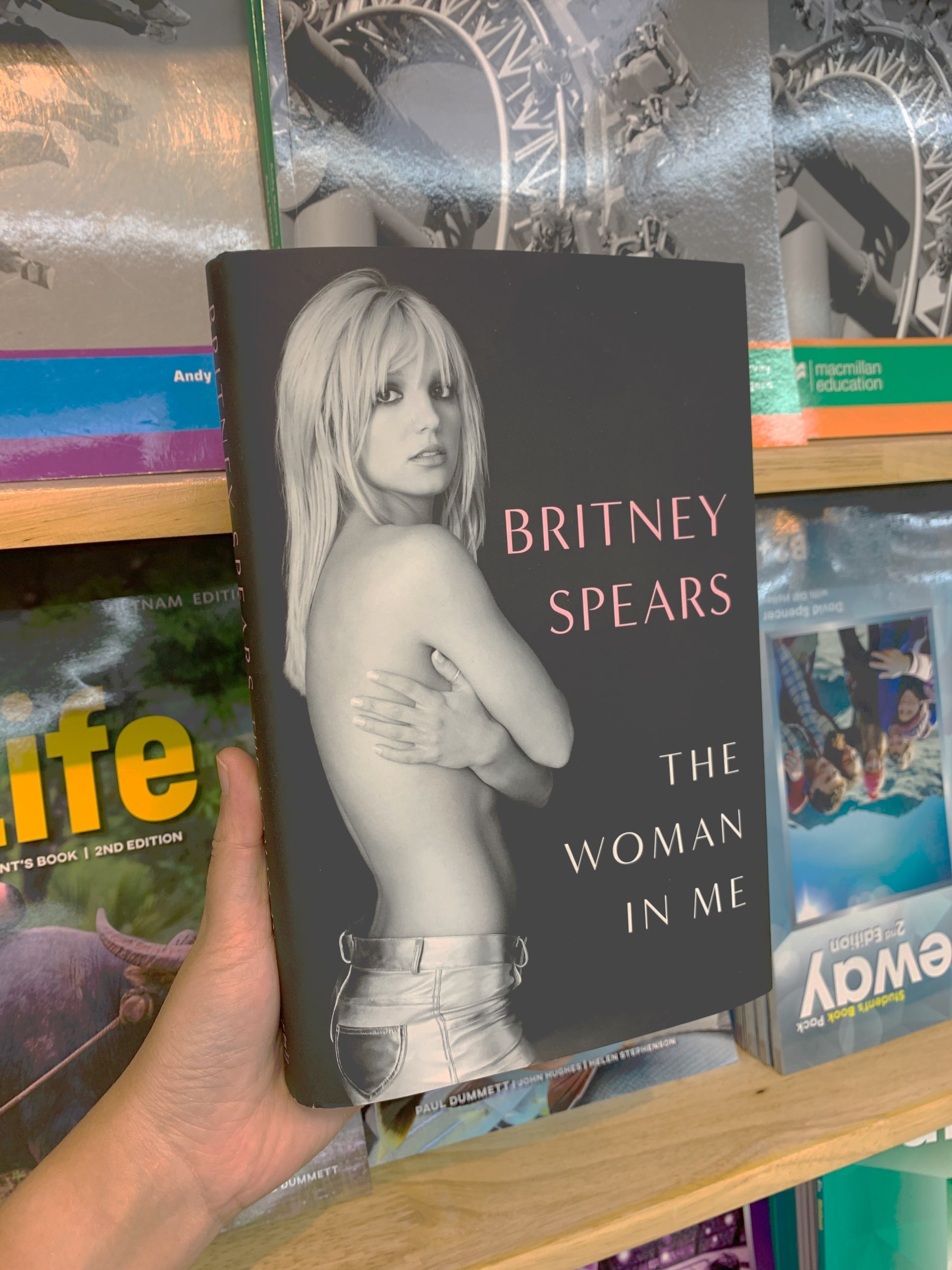 the woman in me - Ảnh 11