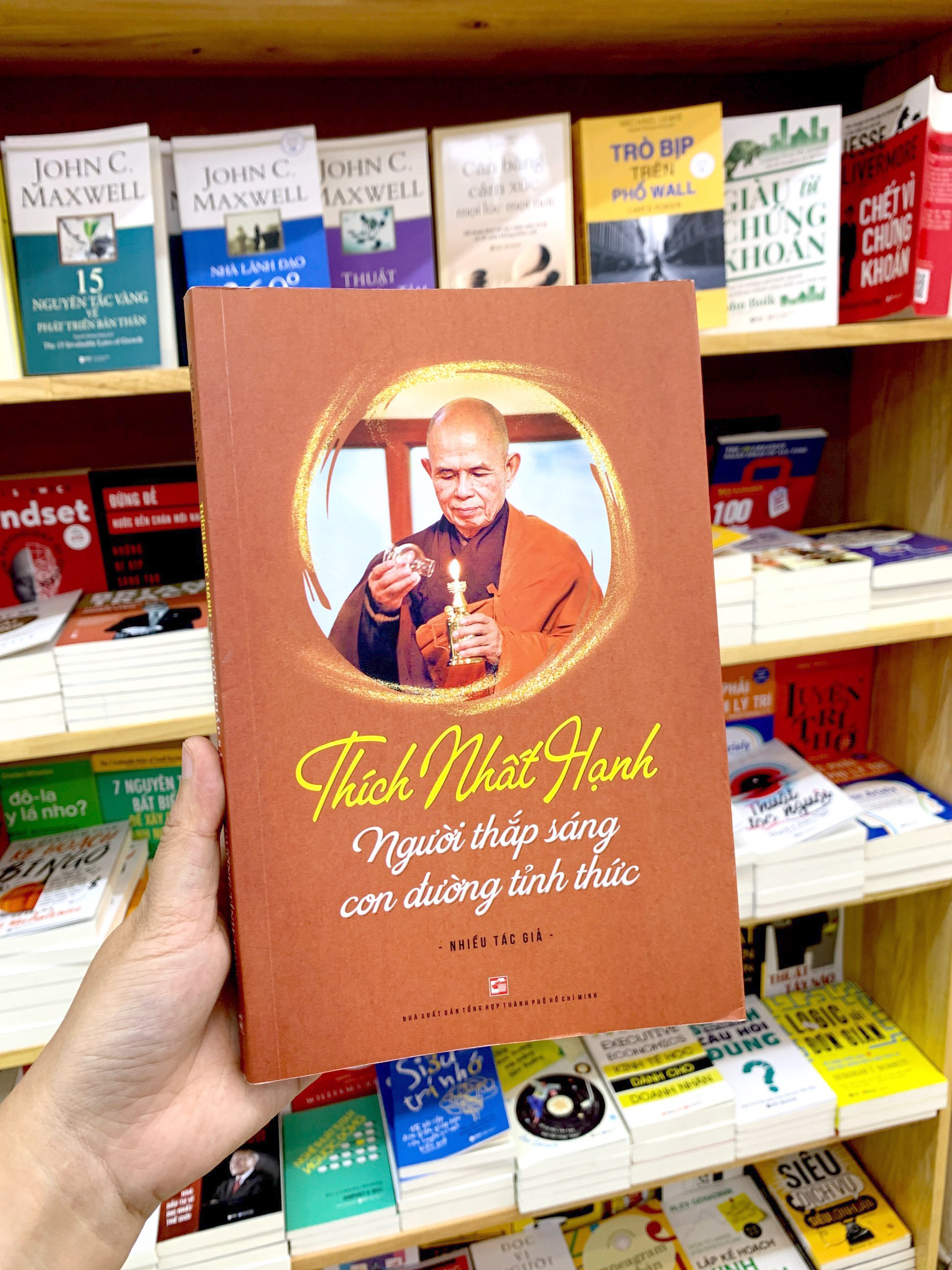 thích nhất hạnh - người thắp sáng con đường tỉnh thức - Ảnh 8