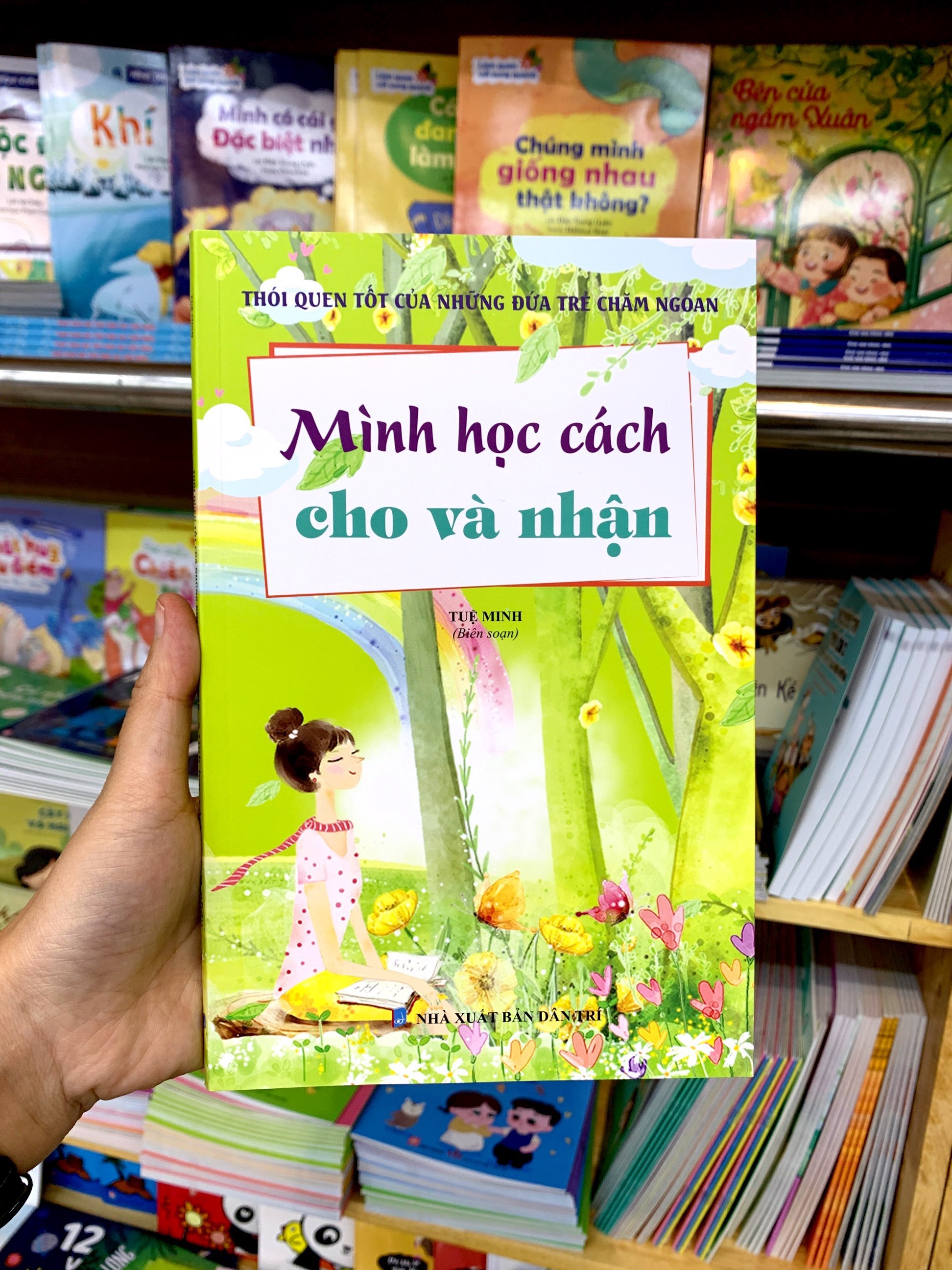 thói quen tốt của những đứa trẻ chăm ngoan - mình học cách cho và nhận - Ảnh 8