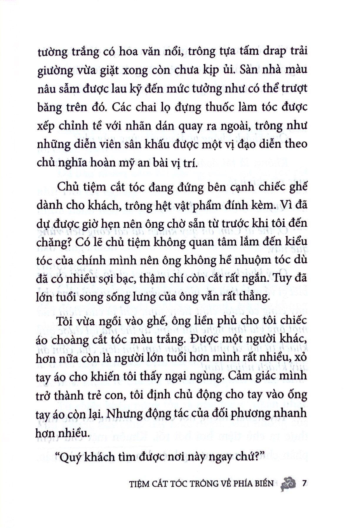 tiệm cắt tóc trông về phía biển - Ảnh 5