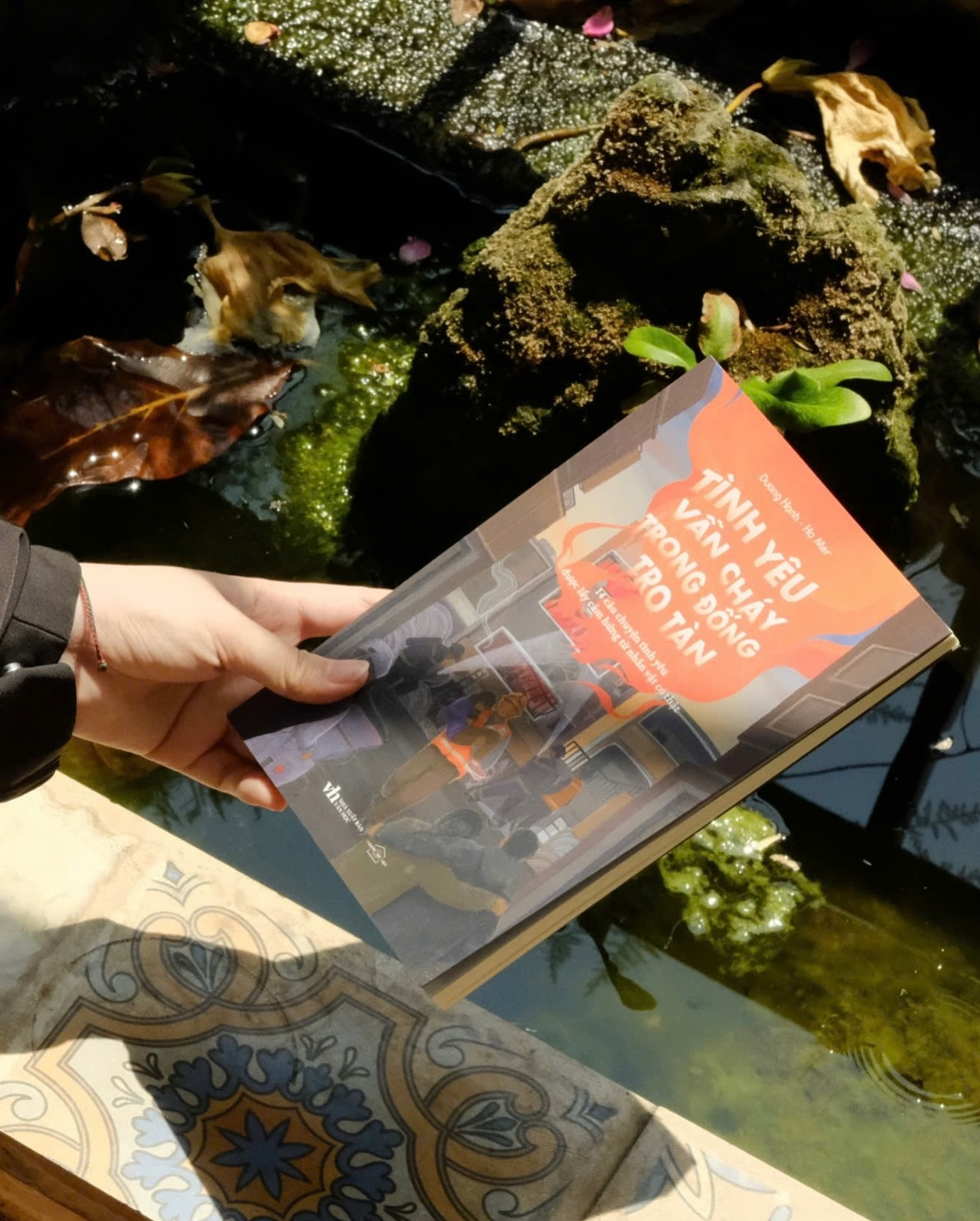 tình yêu vẫn cháy trong đống tro tàn - Ảnh 4