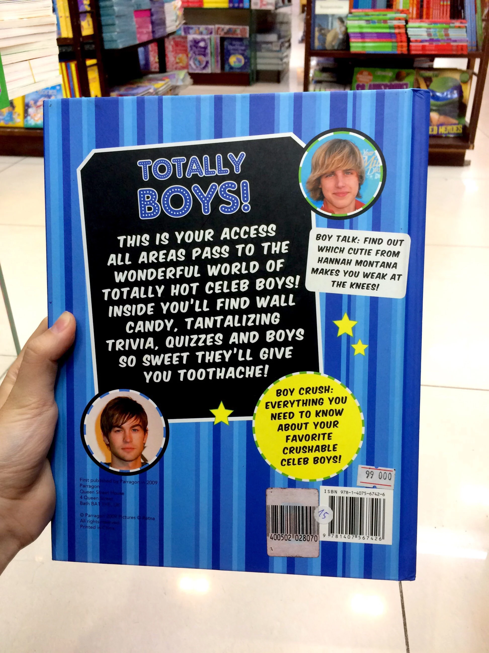 totally boys! omg all the hottest celebs around, free inside over 50 stickers and pull-out jonas poster! - Ảnh 8