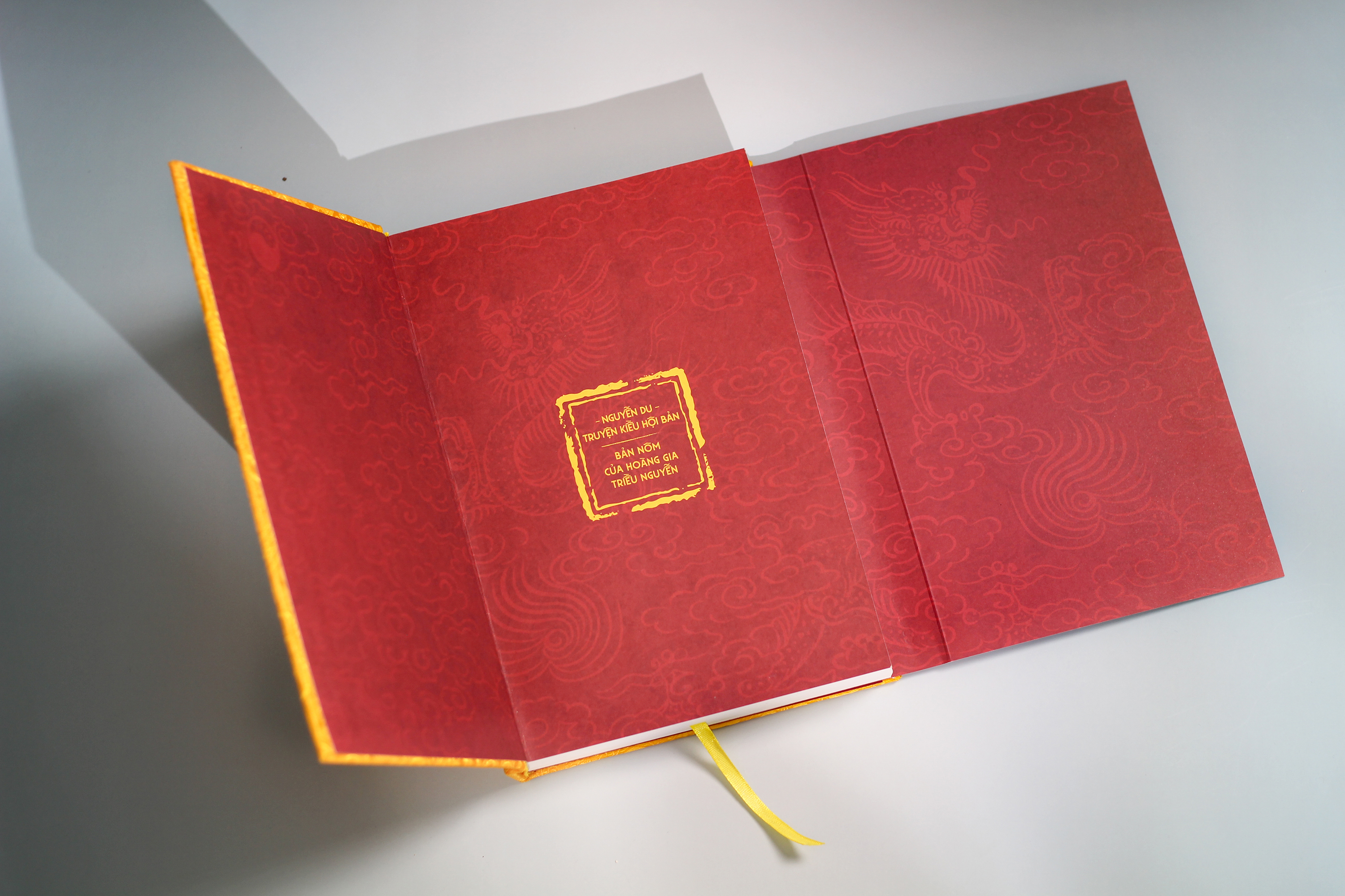 Truyen Kieu Hoi Ban - An Ban Hoa Tiet Rong Theu Tren Vai Gam - Ảnh 5