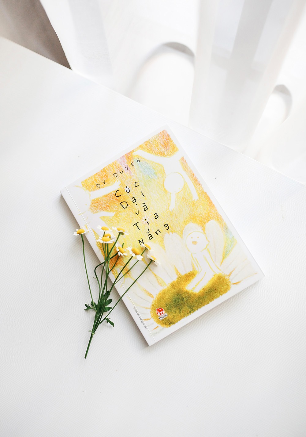 tủ sách tuổi mới lớn - cúc dại và tia nắng - Ảnh 2