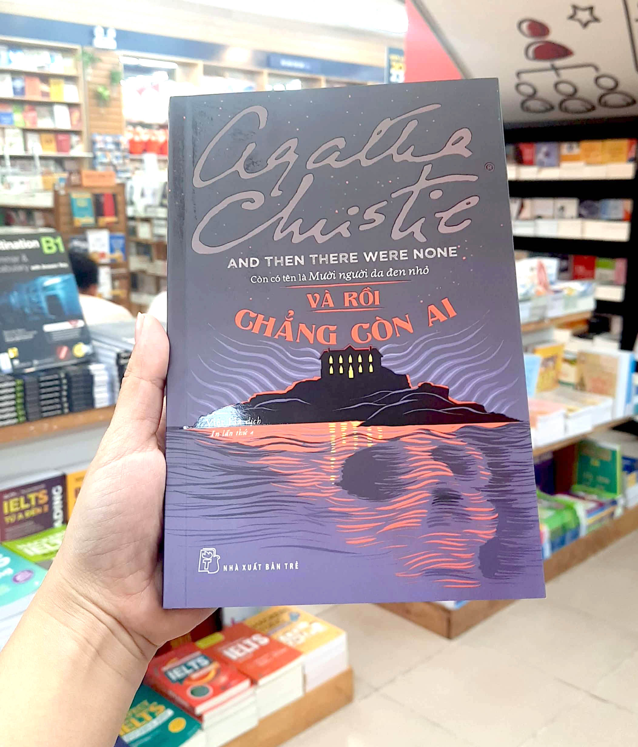 và rồi chẳng còn ai - and then there were none (từ tựa cũ: mười người da đen nhỏ) - Ảnh 8