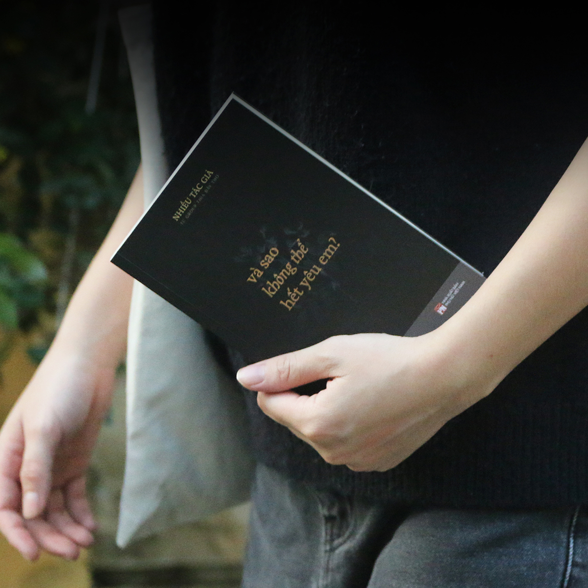 và sao không thể hết yêu em? - tặng kèm bookmark - Ảnh 5