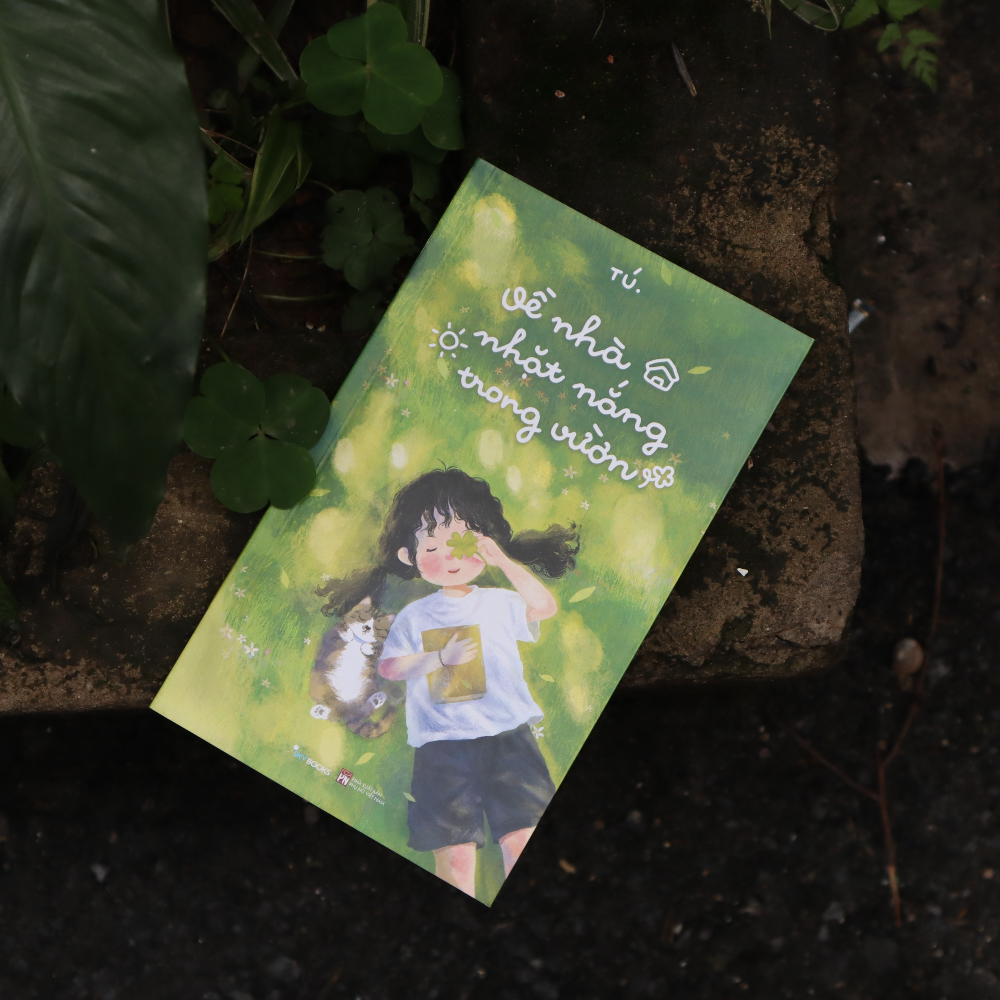 Về Nhà Nhặt Nắng Trong Vườn - Bản Đặc Biệt - Tặng Kèm 1 Bookmark + 2 Postcard - Ảnh 6