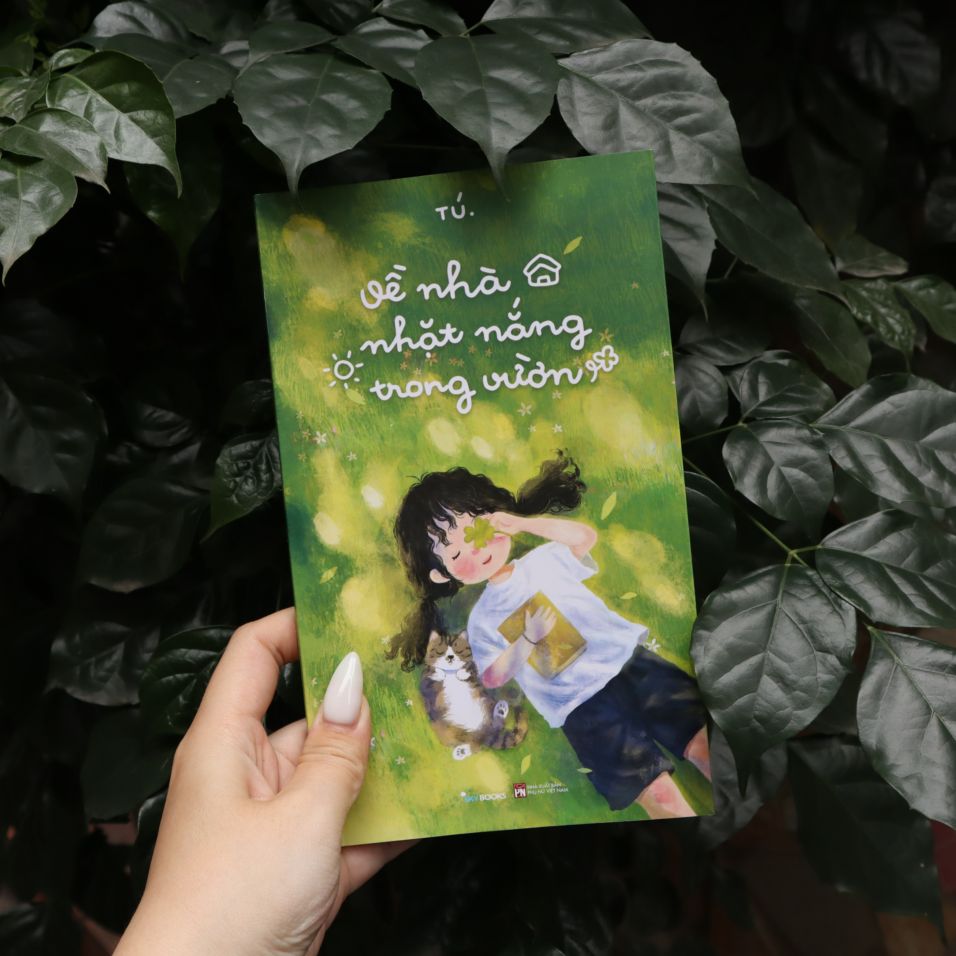 Về Nhà Nhặt Nắng Trong Vườn - Bản Đặc Biệt - Tặng Kèm 1 Bookmark + 2 Postcard - Ảnh 7