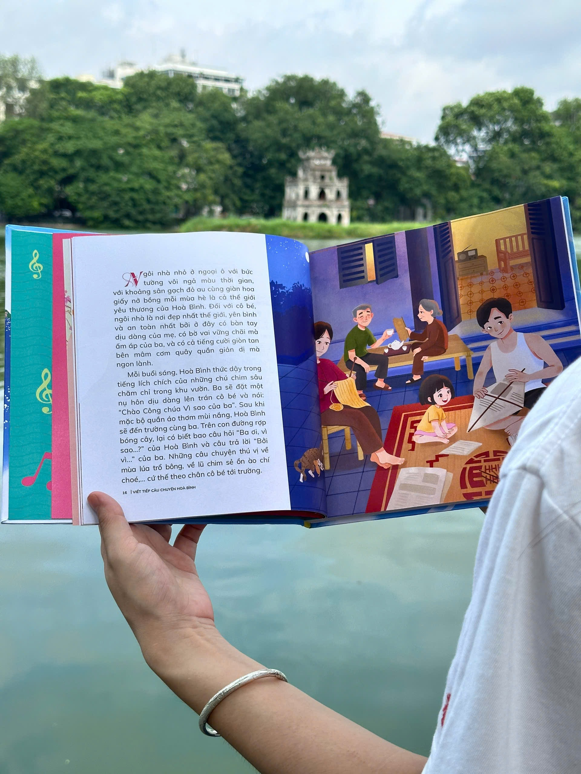 Viết Tiếp Câu Chuyện Hoà Bình - Bìa Cứng - Tặng Kèm Postcard Kèm Chữ Ký Tác Giả - Ảnh 11