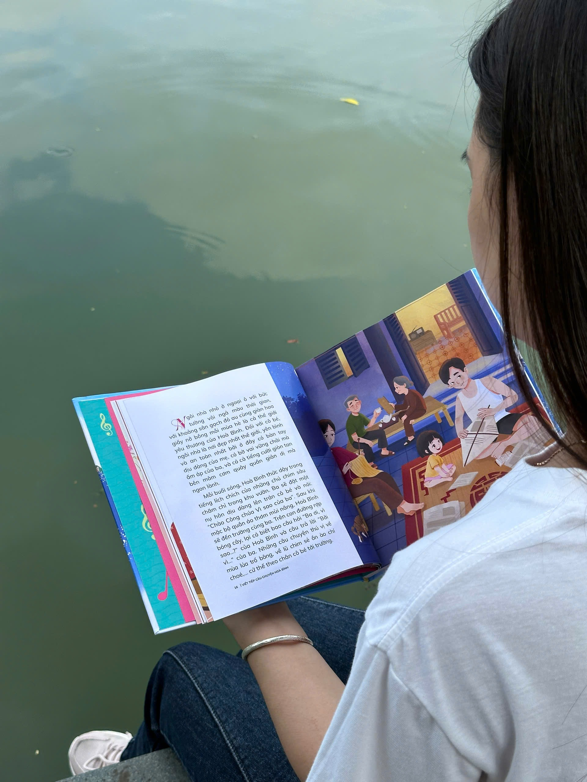 Viết Tiếp Câu Chuyện Hoà Bình - Bìa Cứng - Tặng Kèm Postcard Kèm Chữ Ký Tác Giả - Ảnh 12