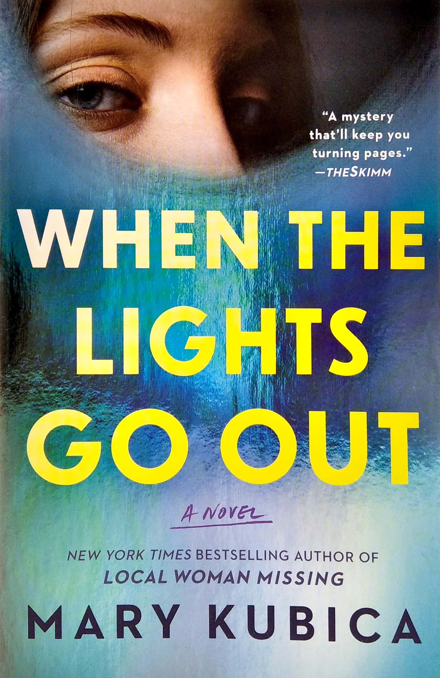 when the lights go out - Ảnh 2