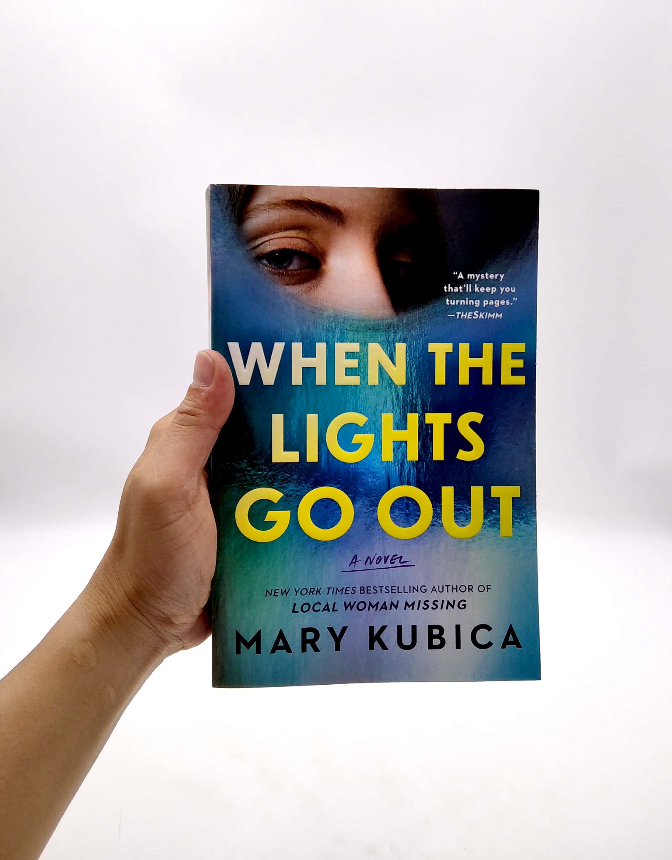 when the lights go out - Ảnh 7