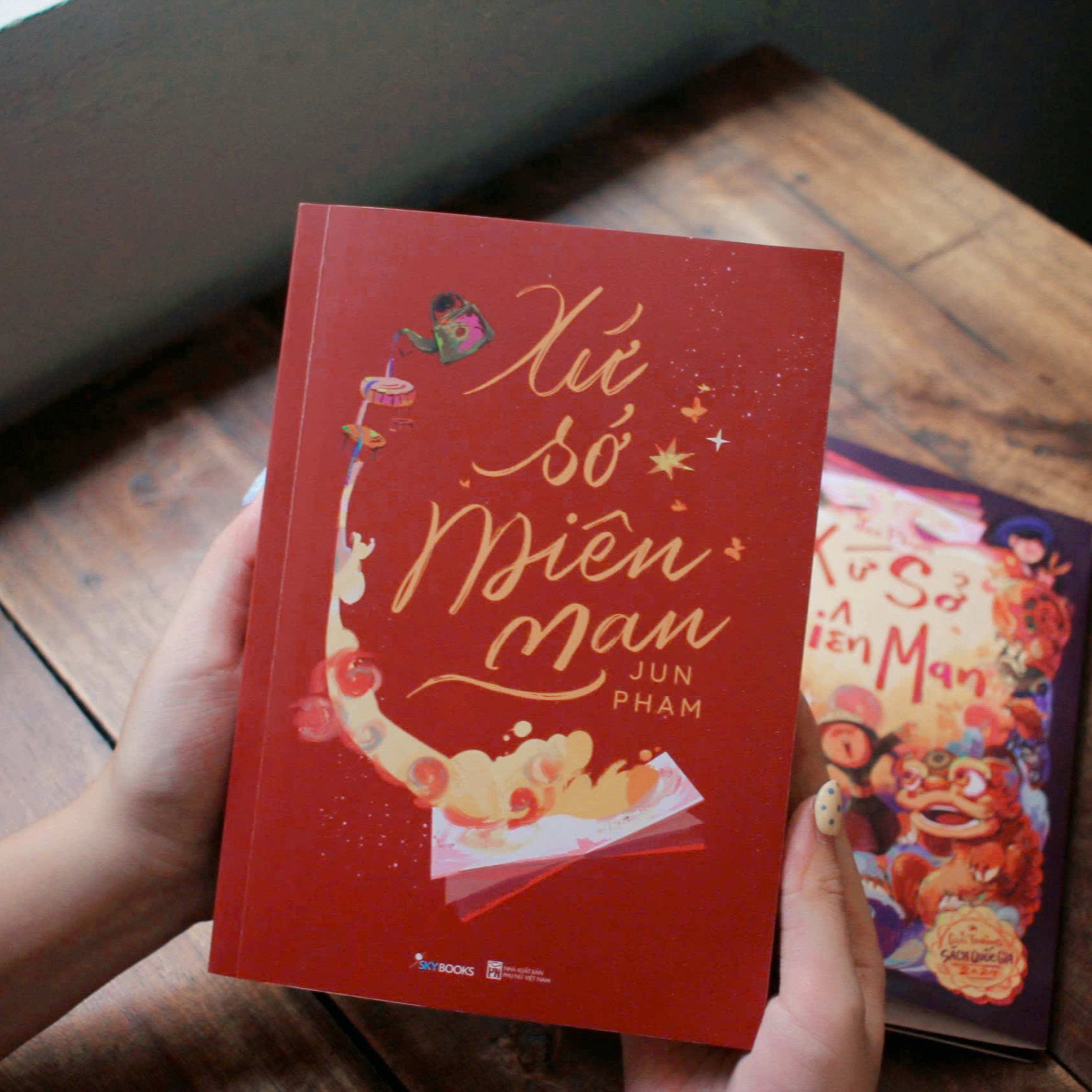 Xu So Mien Man - Ban Sieu Dac Biet - Tang Kem 1 Bookmark + 1 Postcard Hinh Tac Gia + 1 Moc Khoa Nhua Nhan Vat + 4 The Bai Tarot + 1 The Bai Tarot Limited Ngau Nhien + 1 Dai Sach - Doc Quyen Fahasa - Ảnh 24